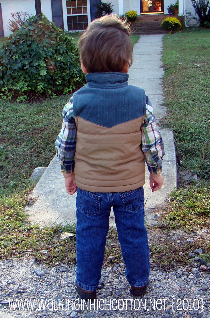 waylon facing Benita's house (picnik) (text) - large waylon facing Benitas house picnik text large e1286974254317