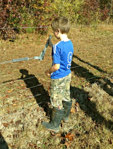 Fixing Fences and Family Time at The Lowe Farm {via Walking in High Cotton}